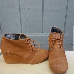 TOMS Wedge "Desert" suede boots/booties